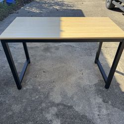 Desk/table 