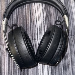 SENNHEISER HEAD PHONES 