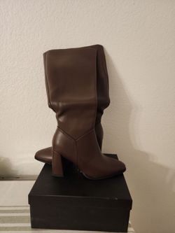 New Women's Boots Size (9)