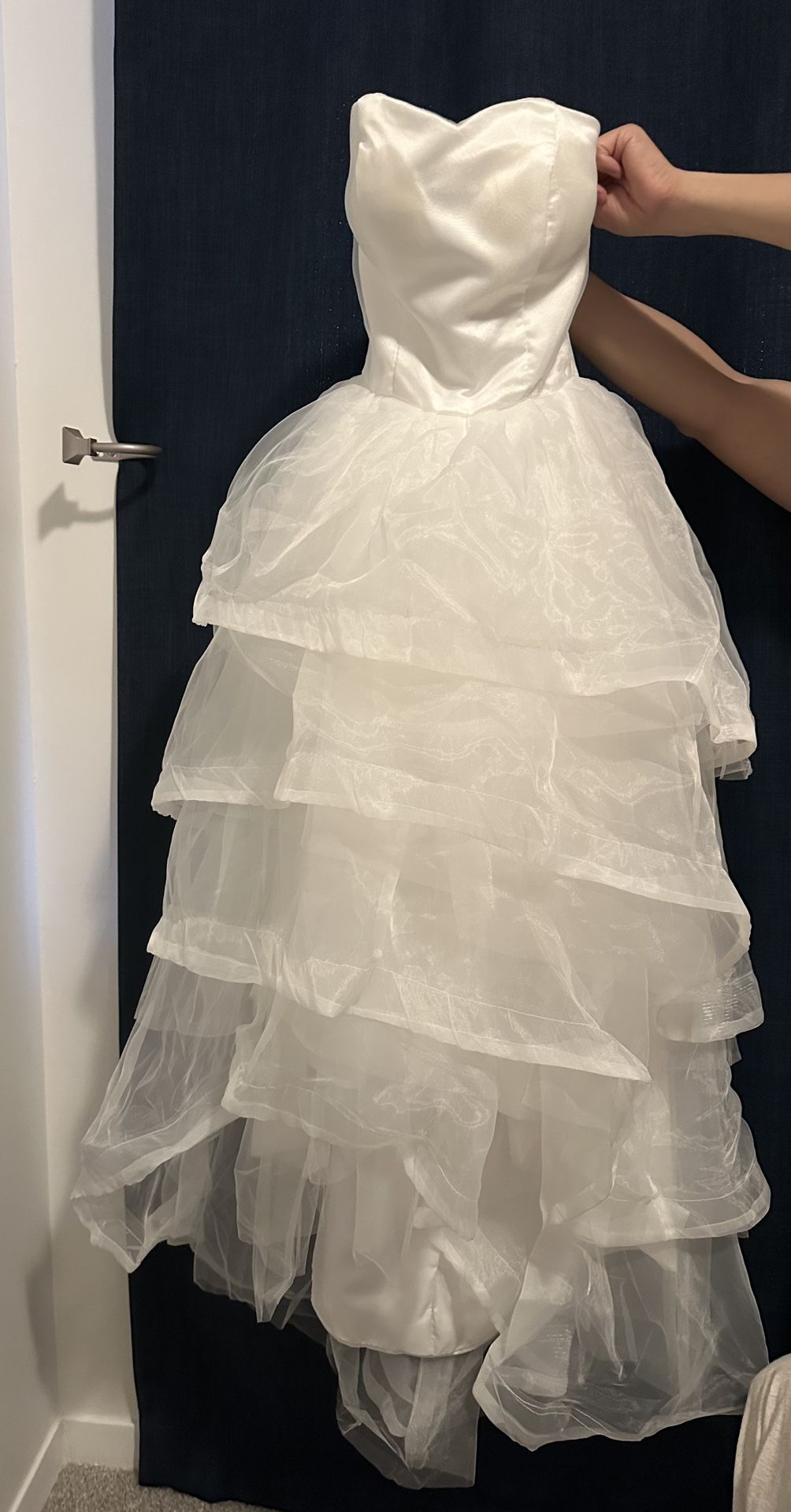 Elegant Wedding Dress + FREE Veil