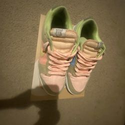 NIKE SUN CLUB DUNKS ! USED ! GOOD CONDITION ! 