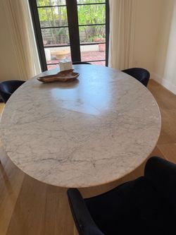 Rh marble table