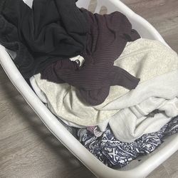 Free bag of women’s clothes