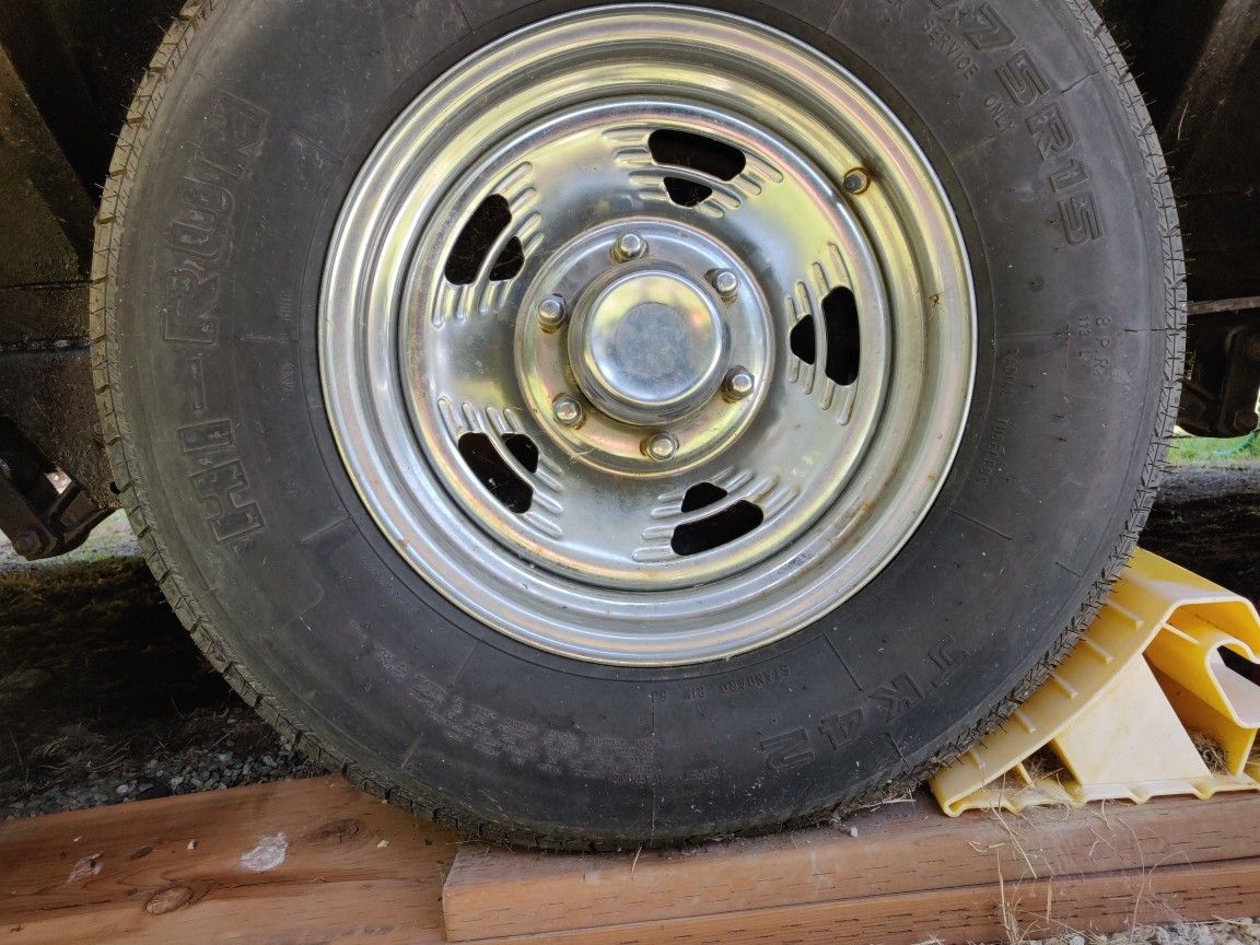 Trailer wheels and tires