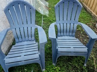 Pool Patio lounge chairs