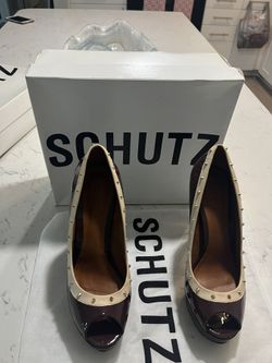 Schutz Patent Peep Toe Pumps Size 9/40