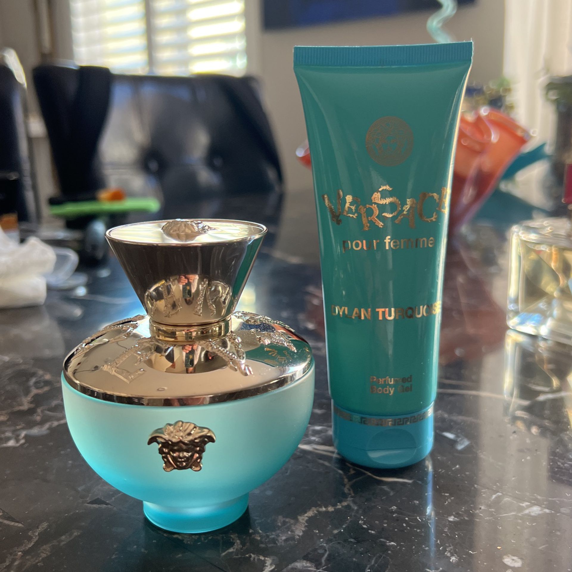 Versace Dylan Turquoise Perfume And Perfumed Body Gel