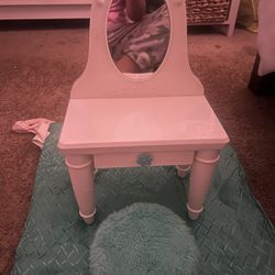 Dolls Dresser And Vanity 