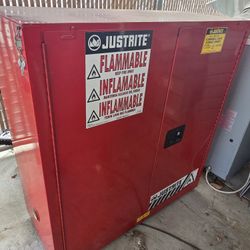 JUSTRITE FLAMMABLE LIQUID STORAGE CABINET