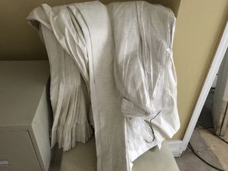 Dressers, beds and window blinds