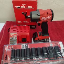 1/2  M18 Milwaukee Fuel Mid Torque Impact Wrench Kit $$300 Fijo