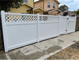 White Vinyl Privacy Fence with Lattice Top