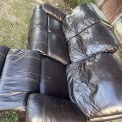 Leather Sofa No Tares 