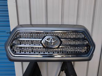 2016 2017 2018 2019 2020 2021 2022 2023 TOYOTA TACOMA front bumper upper grille oem.