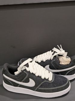 Nike Low-Top Suede Sneakers 9.5