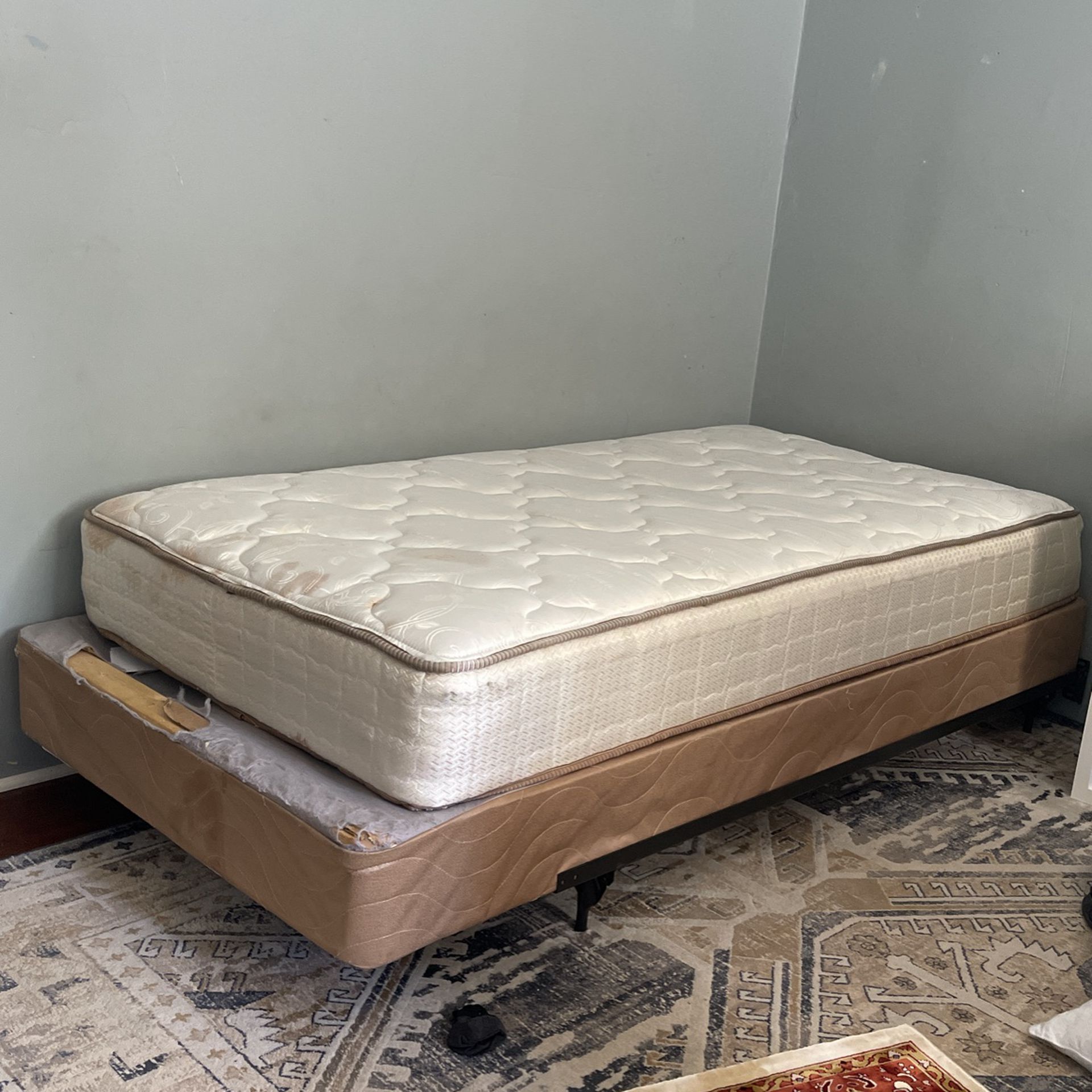  twin Bed, Spring Box, And Metal Platform