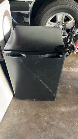 Mini fridge