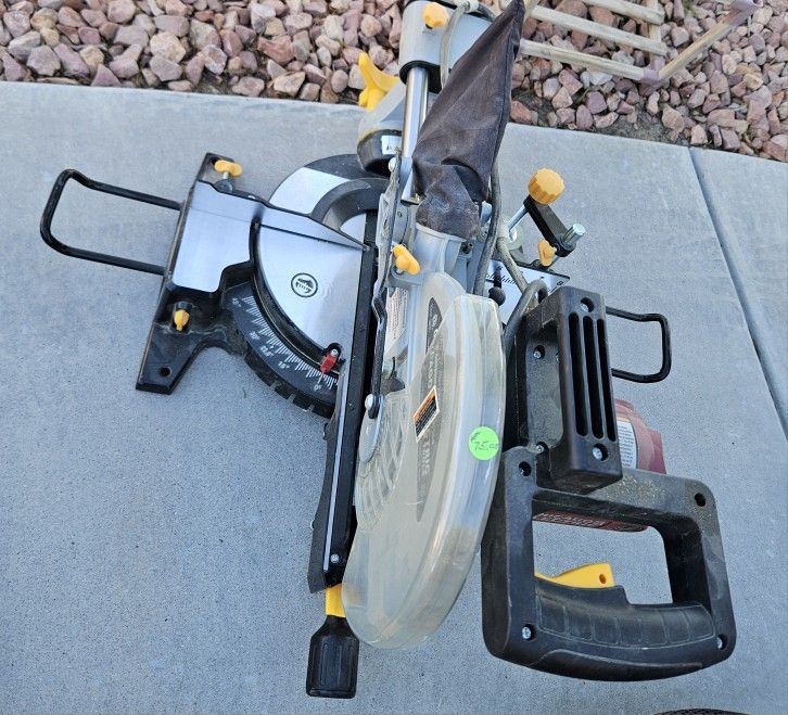 Miter Saw (Compound)