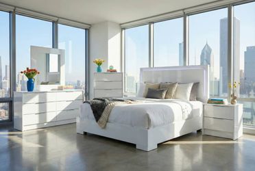 Brand New Queen /King Bedroom set High Glossy