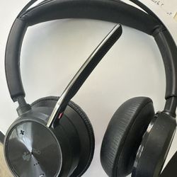 Poly Voyager Focus 2 UC Wireless Headset 