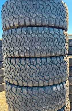 275 55 20 Bfgoodrich ko2 tires Con 80% de Vida Las 4