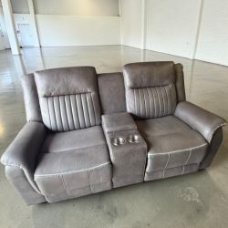Electric Recliner - EXCELLENT CONDITION