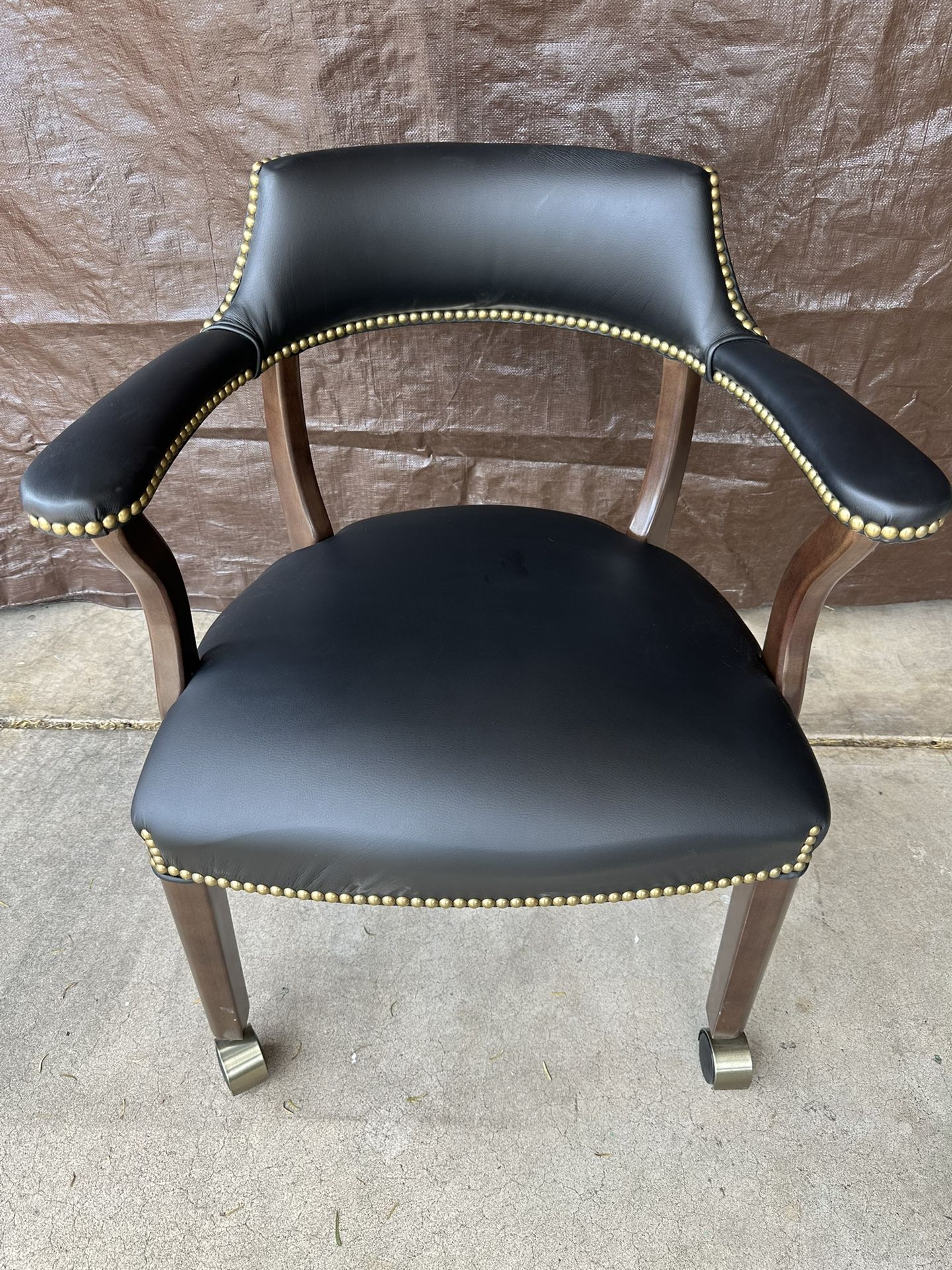 Cirka Office Chair On Wheels