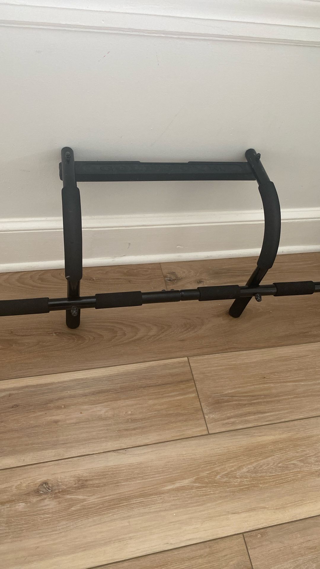 Gold Gym Light Multi Grip Pull-up Bar