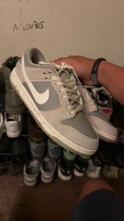 Nike dunks size 9.5