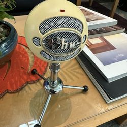 Snow Blue Microphone