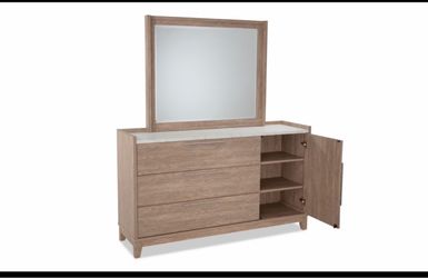 Large Bob’s Dresser with Mirror – Like New