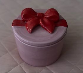 Red Bow Candle