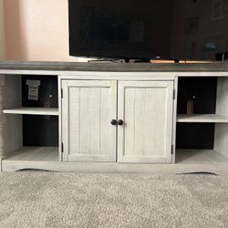 Signature Design by Ashley Havalance Farmhouse TV Stand