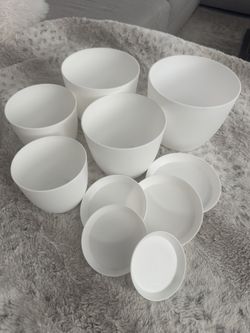 New White Plastic Pots With Saucers !