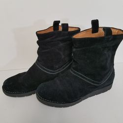 Clarks Unstructured black boots size 7.5