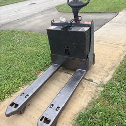 Electric pallet Jack