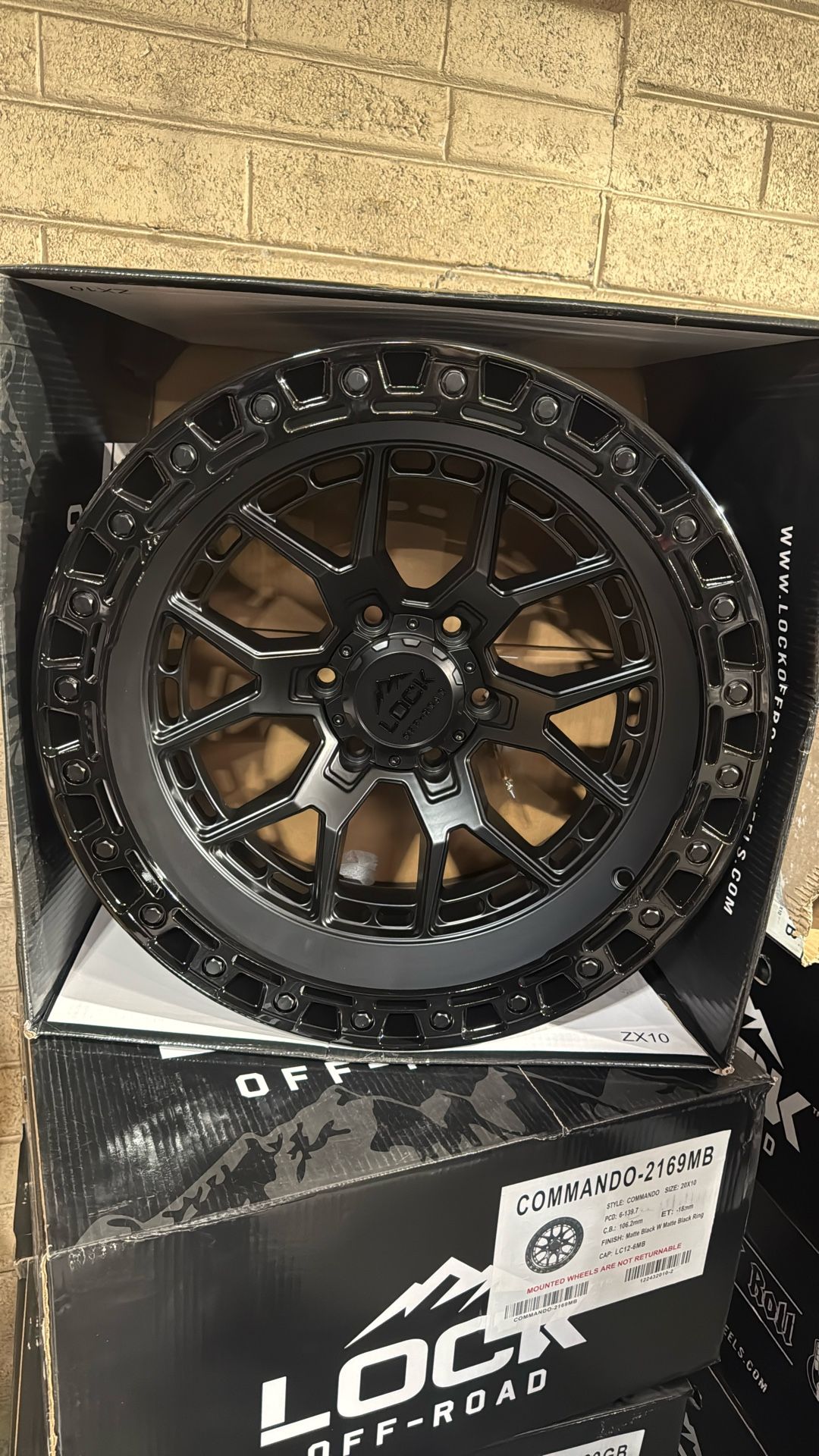 20 Inch LOCK COMMANDO 6X139.7