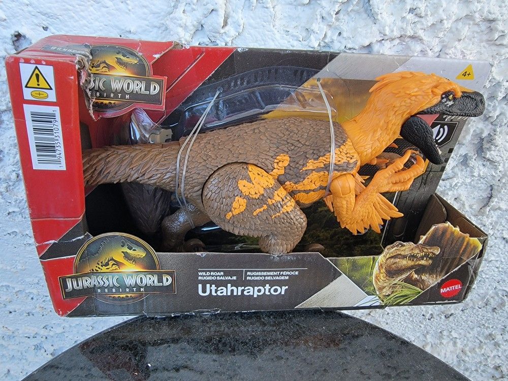 Jurassic World Rebirth Wild Roar Utahraptor by Mattel