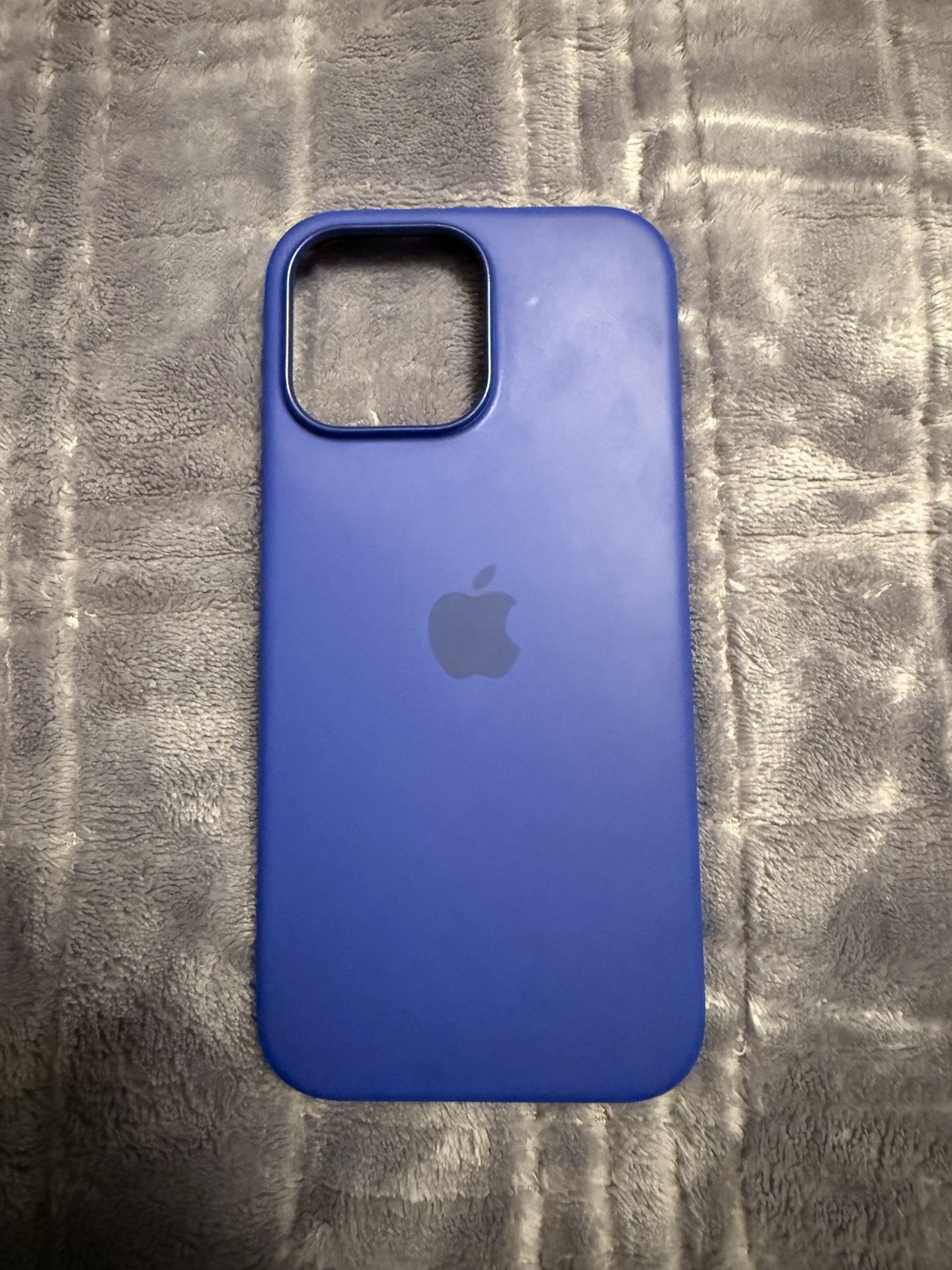 apple iphone 16 pro max silicone magsafe case ultramarine