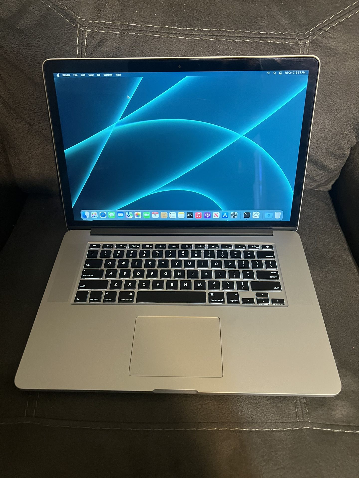 MacBook Pro Retina 15 inch Mid 2015 With 500 GB Negotiable 