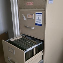 Five drawer Steel filing cabinet no Key