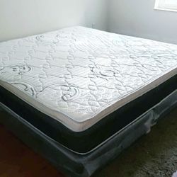 NEW KING PLUSH PILLOW TOP MATTRESS. Bed frame is not available. Take it home same day 👍