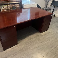 Wood Office Desk And Chair. 