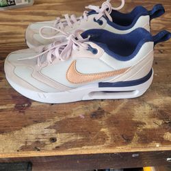 Girls Sneakers Size 4.5