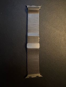 Genuine Apple 49mm Natural Titanium Milanese Loop - Medium