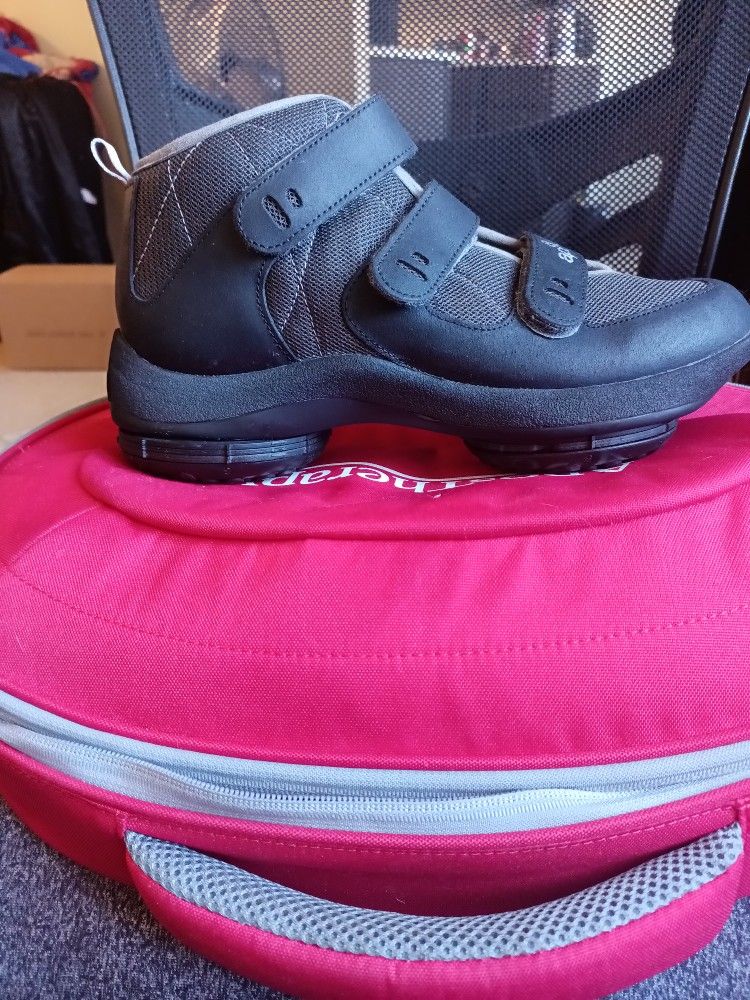 Apos Therapy Sneakers