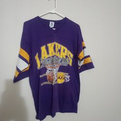 Vintage 90s Los Angeles Lakers NBA Logo 7 V-Neck T Shirt 