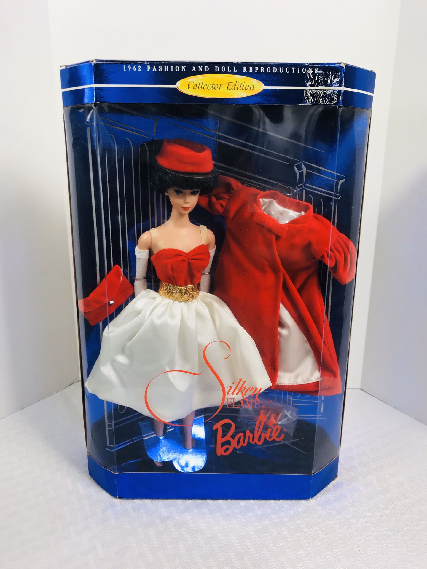 vintage 1997 Mattel Barbie Doll SILKEN FLAME 1962 Reproduction BARBIE