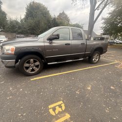 Dodge Ram 1500 Quad Cab Slt