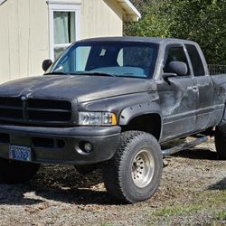 2001 Dodge Ram 2500 V10 Short Bed